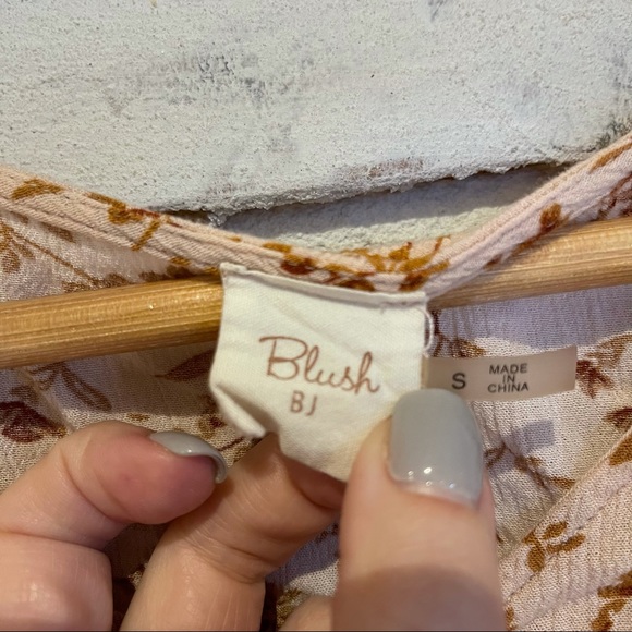 Blush floral cinch crop top boho - Picture 5 of 6